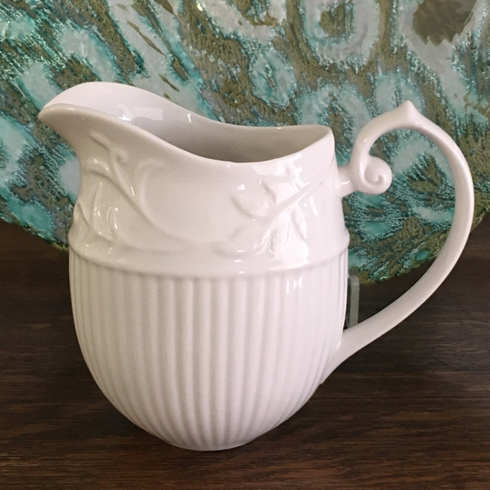 I Godinger Large Porcelain Pitcher Creamer 5” tall. Beautiful